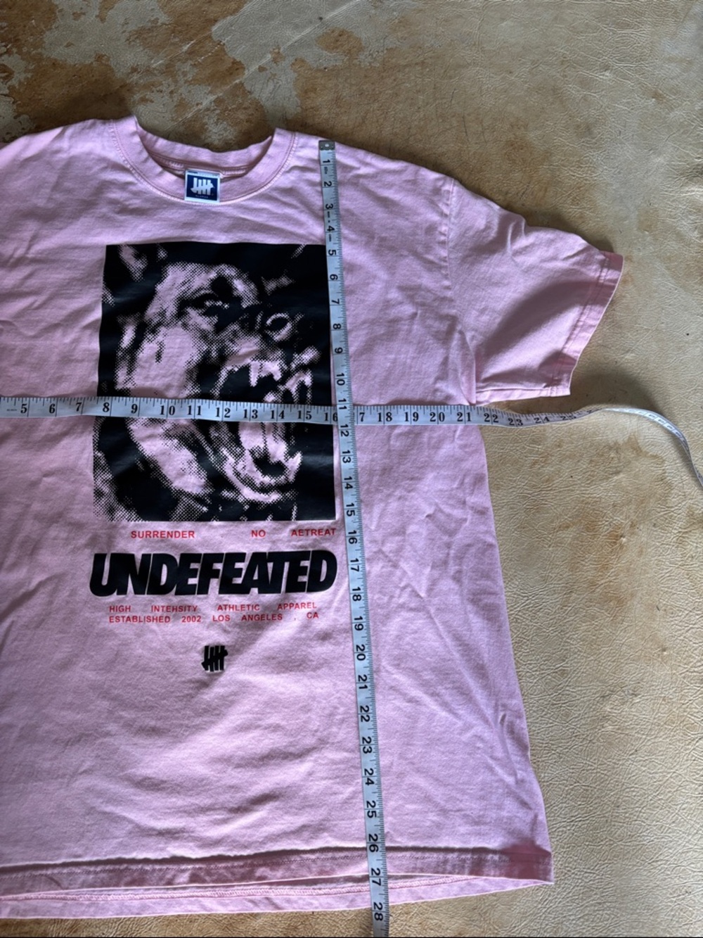 Bootleg Undefeated Pink Short-Sleeve Tee with Dog Black Graphic size XL - Picture 3 of 4